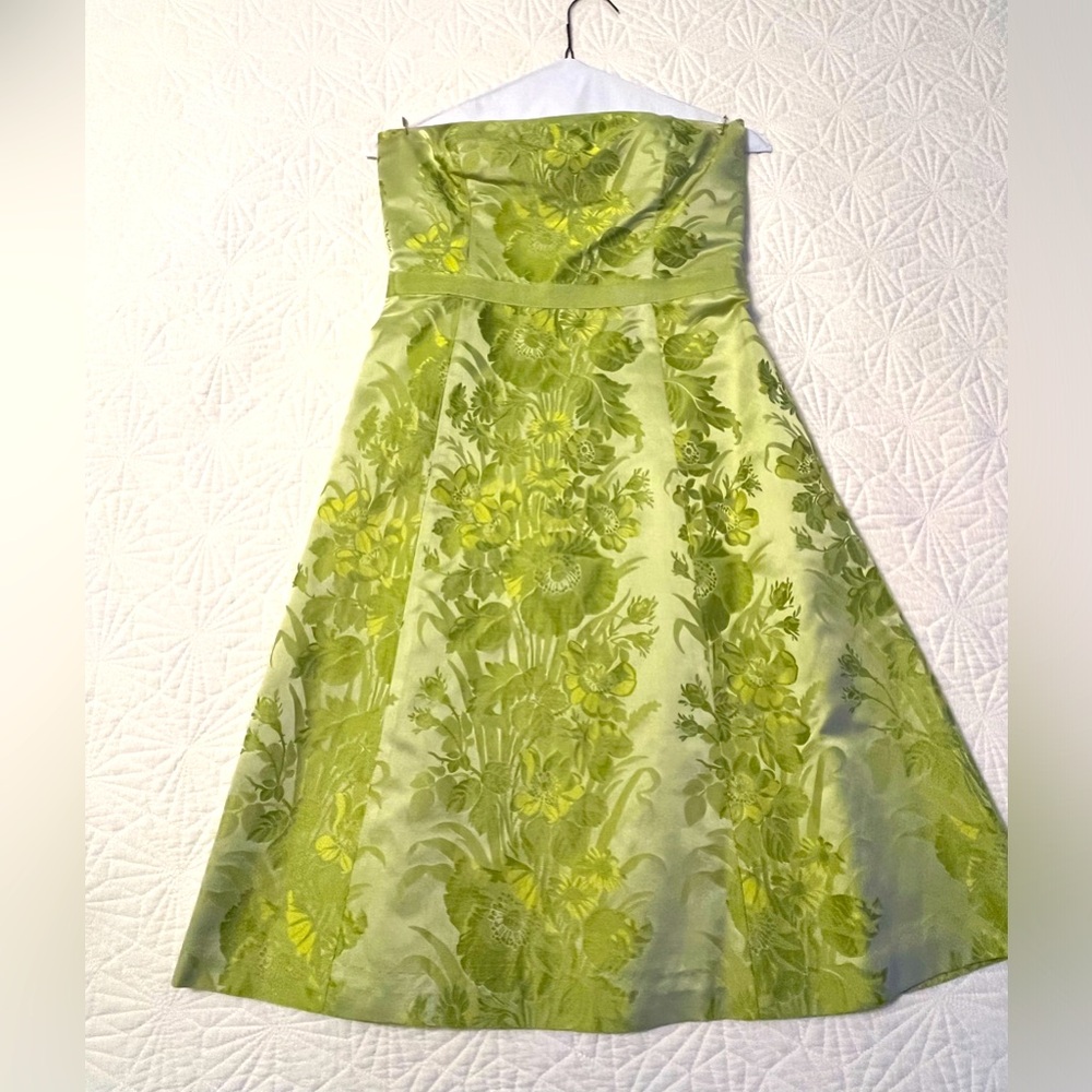 🌻SALE 5/$50 or 10/$75🌻 ANN TAYLOR LIME GREEN FLORAL STRAPLESS DRESS SIZE 2